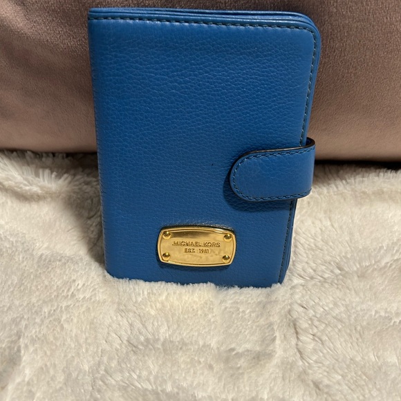 Michael Kors Blue Leather Wallet with Gold Plate - Picture 1 of 6